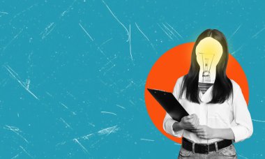 Siyah ve beyaz efektlerden oluşan dikey soyut kolaj kız ampulü kafa yerine. İş kadını kavramı..