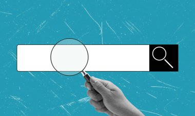 Tarayıcı penceresinde arama çubuğu var. Mavi arka planda büyüteç tutan kadın eli var. Metin ve tasarım için boş alanı olan bir düzen. Modern sanat kolajı.