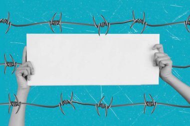 Eller, dikenli tellerle çevrili parlak mavi bir zemin üzerinde boş beyaz bir tabela tutuyor. Bu kompozisyon kısıtlamayı ve ifade özgürlüğü arzusunu sembolize eder..