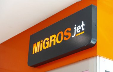 İstanbul, Ankara 27 Mayıs 2025, Migros Jet tabelası, bir süpermarket zinciri. Market konsepti.