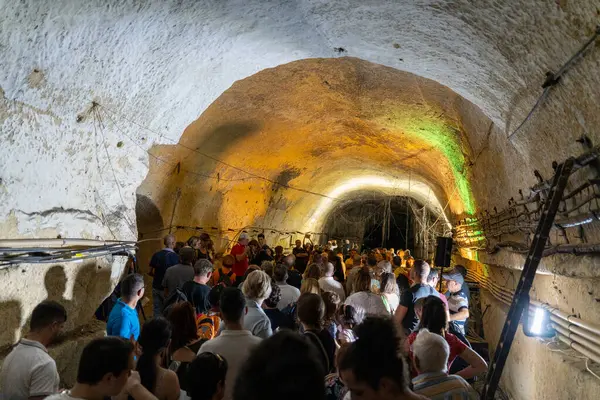 Floriana, Malta - 20 Ekim 2024: Büyük bir kalabalık