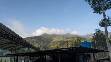 Ekvator 'daki inanılmaz doğal dağ manzaraları