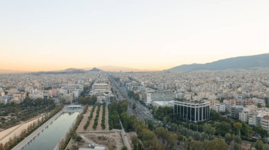 Atina Şehir ve Park Manzarası: Şehir Doğası Metropolle Karşılaşıyor. Yüksek kalite fotoğraf