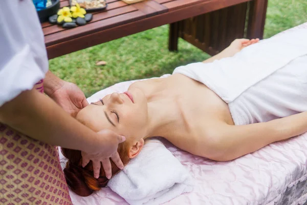 Young Beautiful Woman Relaxing Spa Massage Tropical Garden — Stock Photo, Image