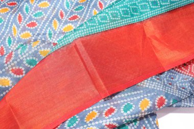 Geleneksel Kadın El Yapımı Sari Beyaz Arkaplanda İzole Edildi