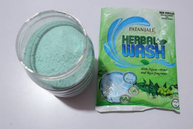 Patanjali Bitki Yıkama deterjanı Beyaz Arka plan, Hyderabad Hindistan 'da izole edildi.