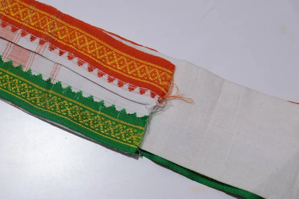 Mens Cotton Tri Colour Pramatha Handtuch Isoliert Auf Weißem Hintergrund — Stockfoto