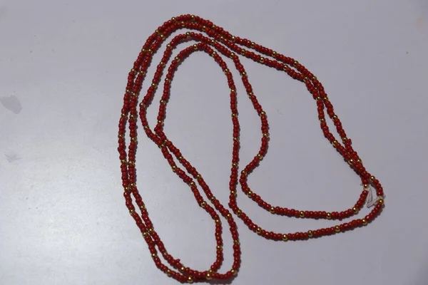 妇女用的传统红宝石链 — 图库照片