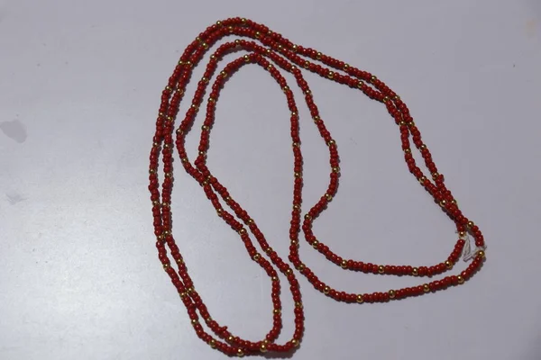 Chaîne Perles Couleur Rouge Traditionnelle Ethnique Pour Femmes — Photo