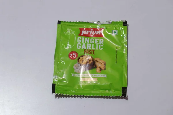 Ginger Garlic Paste Green Package — Stock Photo, Image