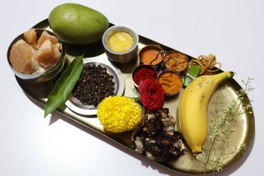 Ugadi Telugu Yeni Yıl ve hrula Pachadi.