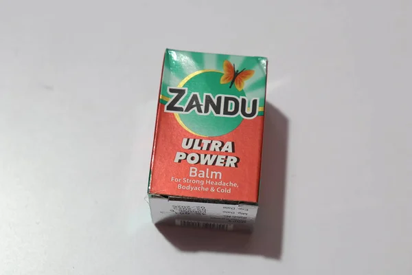 Zandu Ultra Power Balm Isolado Fundo Branco Hyderabad Índia — Fotografia de Stock