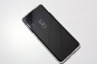akıllı telefon siyah beyaz