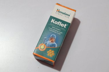 Ballı koflet öksürük şurubu manzarası 