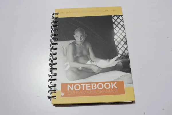 Primer Plano Del Cuaderno Sobre Fondo Blanco — Foto de Stock