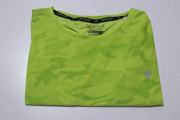 Över Vikt Grön Shirt — Stockfoto