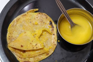 Hint özel yemeği Bobbatlu veya Bhakshalu Ugadi festivali için bir telugu tatlısı