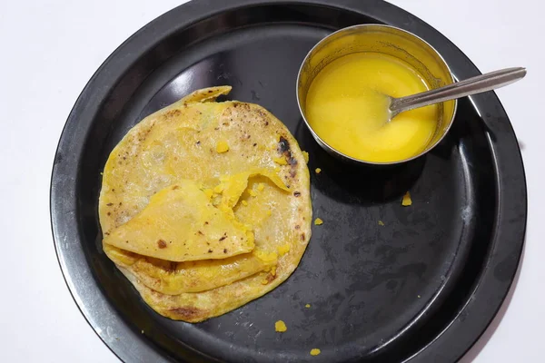 Hint özel yemeği Bobbatlu veya Bhakshalu Ugadi festivali için bir telugu tatlısı