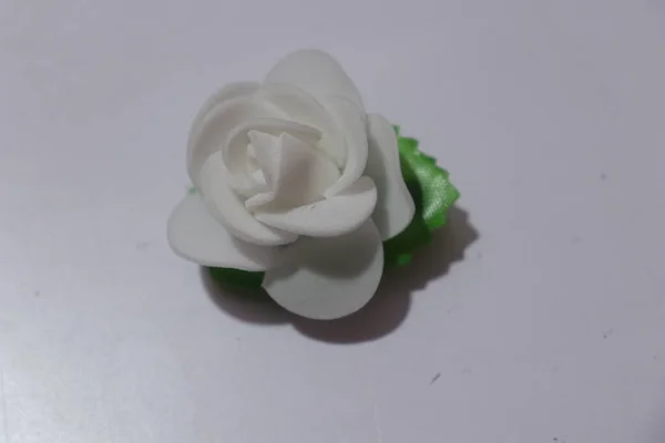 Штучна Квітка Троянди Прикраси Будинку Ізольовані Білому Тлі — стокове фото