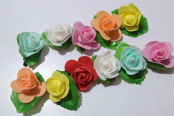 Flores Rosas Artificiales Para Decoración Del Hogar Aisladas Sobre Fondo — Foto de Stock