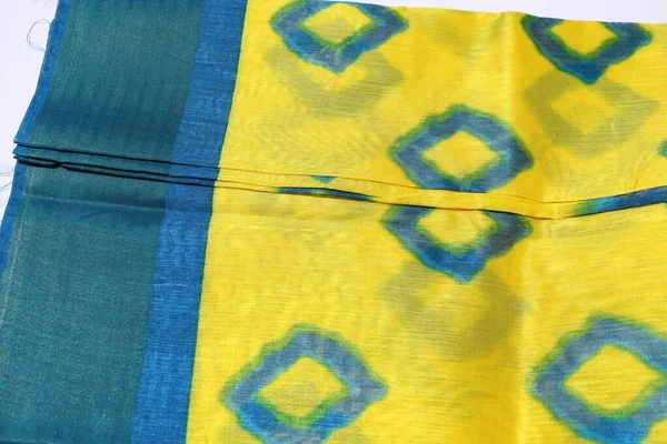 Παραδοσιακά Μπλε Κίτρινο Χρώμα Χειροποίητο Έργο Σάρι Απομονώνονται Λευκό Φόντο — Φωτογραφία Αρχείου