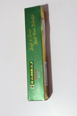 Bir kutu Dhoti kemer. 