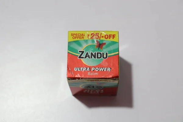 Zandu Ultra Power Balm Isolado Fundo Branco Hyderabad Índia — Fotografia de Stock