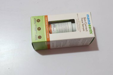Orijinal kutulu çay ağacı yüzlü serum.