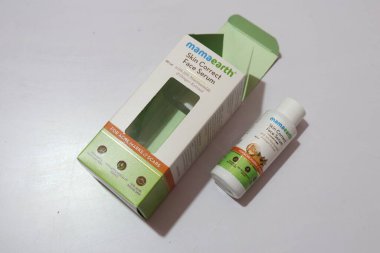Orijinal kutulu çay ağacı yüzlü serum.