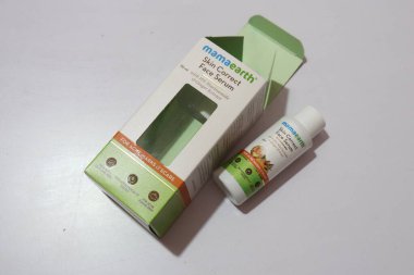 Orijinal kutulu çay ağacı yüzlü serum.