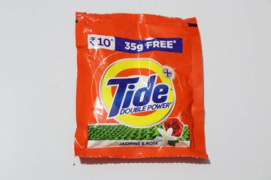 Beyaz arkaplanda gel-git Deterjanı ürünü 