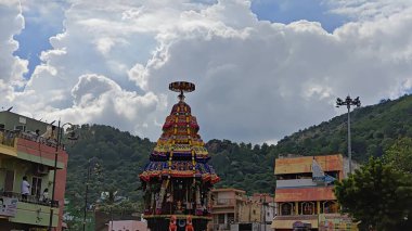 TAMIL NADU, INDIA - NOVEMBER 26, 2023: Arunachalesvara Swamy Temple, Thiruvannamalai, Hindistan 'da Karthika Deepam Festivali' ni kutluyor