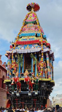 TAMIL NADU, INDIA - 26 Kasım 2023: Arunachalesvara Swamy Temple, Karthika Deepam Festival Thiruvannamalai, Tamil Nadu, Hindistan