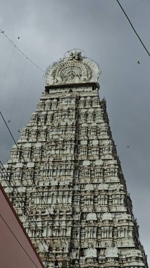 TAMIL NADU, INDIA - 26 Kasım 2023: Arunachalesvara Swamy Temple, Karthika Deepam Festival Thiruvannamalai, Tamil Nadu, Hindistan