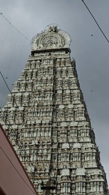 TAMIL NADU, INDIA - 26 Kasım 2023: Arunachalesvara Swamy Temple, Karthika Deepam Festival Thiruvannamalai, Tamil Nadu, Hindistan