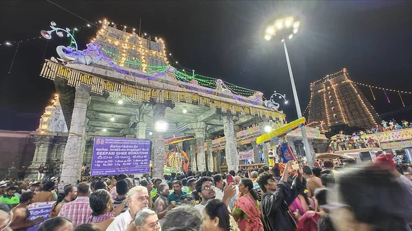 stock image TAMIL NADU, INDIA - NOVEMBER 26, 2023: Arunachalesvara Swamy Temple, Indian people celebrating Karthika Deepam Festival at Thiruvannamalai in Tamil Nadu, India