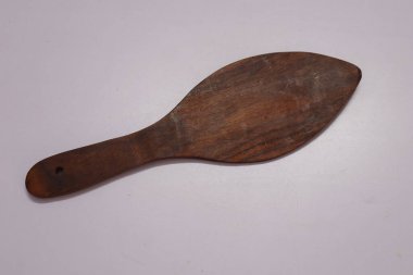 Beyaz Arkaplanda İzole Edilmiş Pilav İçin El Sanatı Tahtası Spatula