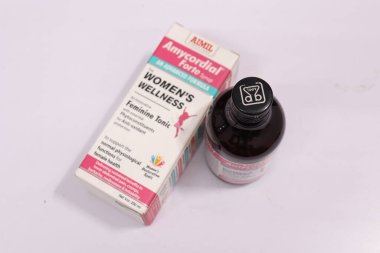 Beyaz Arkaplanda İzole Edilmiş Amycordial Kadın Sağlığı Şurubu, Hyderabad Hindistan