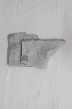 Geleneksel Hint kumaşı öğesi sari bluzunun üst görünümü