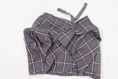 Beyaz arka planda izole kadın pantolonu