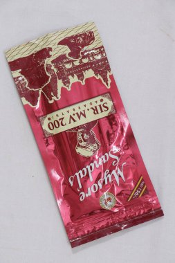 Mysore Sandal 'ın Bambu Sör M.V. Beyaz arkaplanda 200 Agarbatti