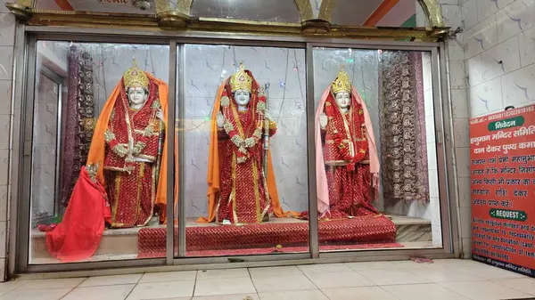 Hindistan 'da heykeller Thakur Dwara Mandir, Kala Sanghian, Punjab eyaleti. 