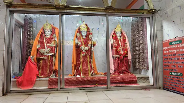 Hindistan 'da heykeller Thakur Dwara Mandir, Kala Sanghian, Punjab eyaleti. 