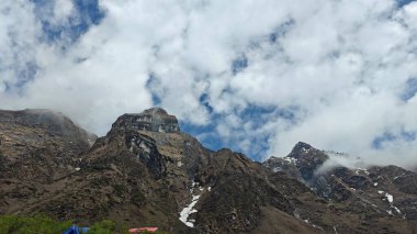 Hindistan 'daki Himalaya dağlarının güzel manzarası