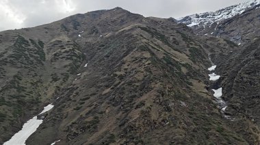 Himalaya dağlarının güzel manzarası