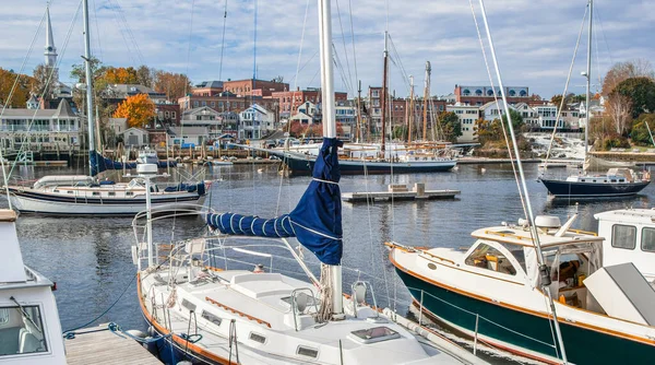 New England Harbor Yachts Fishing Boats Sailing Ships Gather Camden Stock Snímky