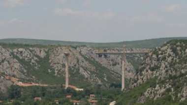Köprü Pocitelj, Bosna-Hersek 'in inşaatı başlıyor. Yüksek kalite 4k görüntü