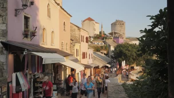 Mostar Bosnia June Mostarのカラフルな建物と人々 高品質4K映像 — ストック動画