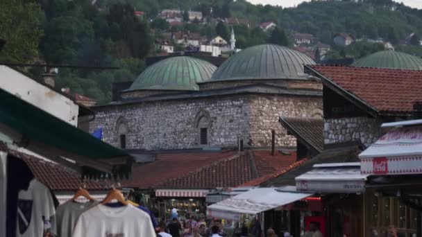 Sarajevo Bosnien Juni 2022 Busy Street Leder Fram Till Museum — Stockvideo