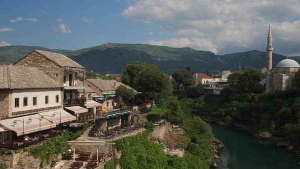 Neretva River Koski Mehmed Pasha Mosque Mostar City Bosnia Pan — Stok video